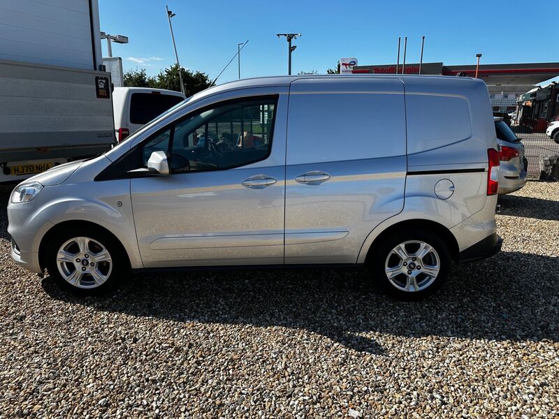 FORD TRANSIT COURIER