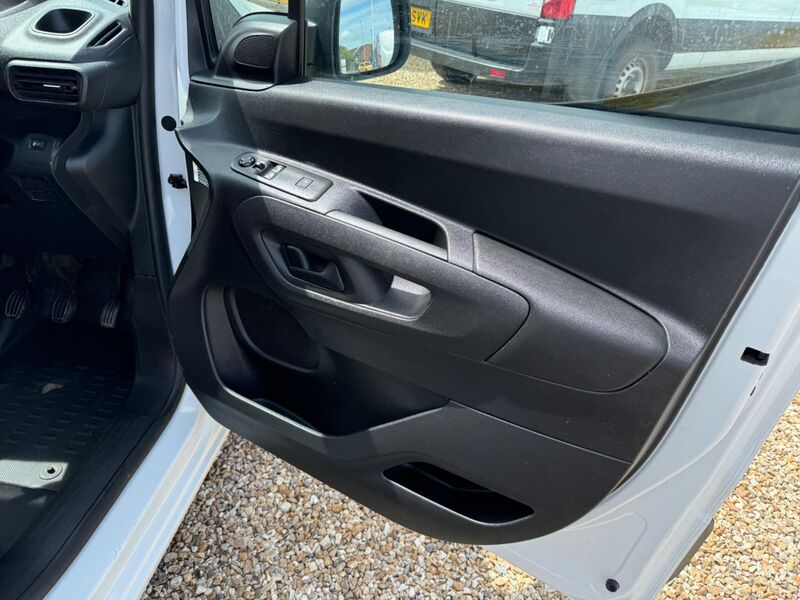 PEUGEOT PARTNER