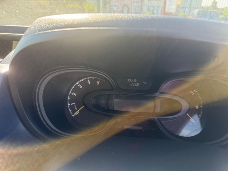 VAUXHALL VIVARO