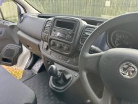 VAUXHALL VIVARO