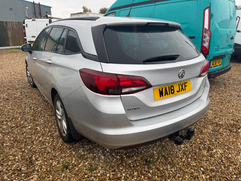 VAUXHALL ASTRA