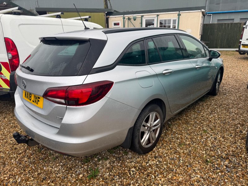 VAUXHALL ASTRA