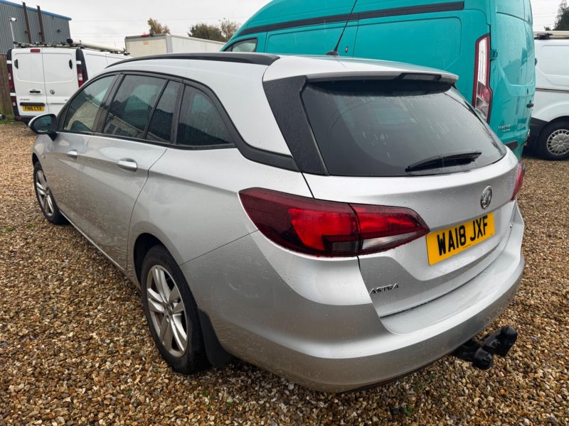 VAUXHALL ASTRA
