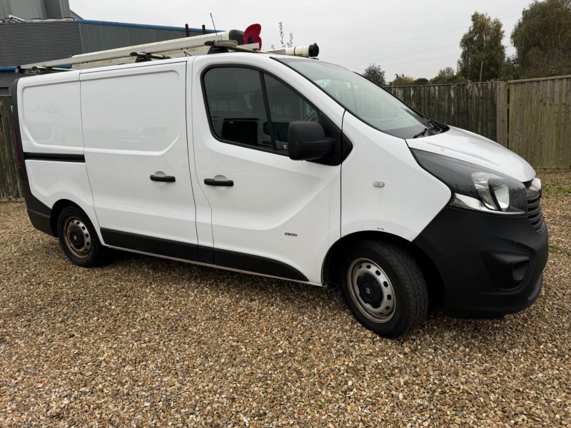 VAUXHALL VIVARO