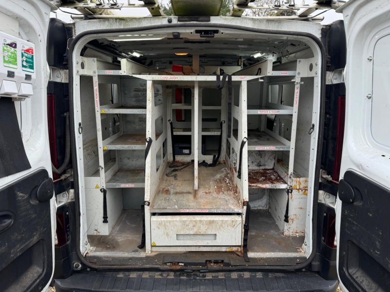VAUXHALL VIVARO
