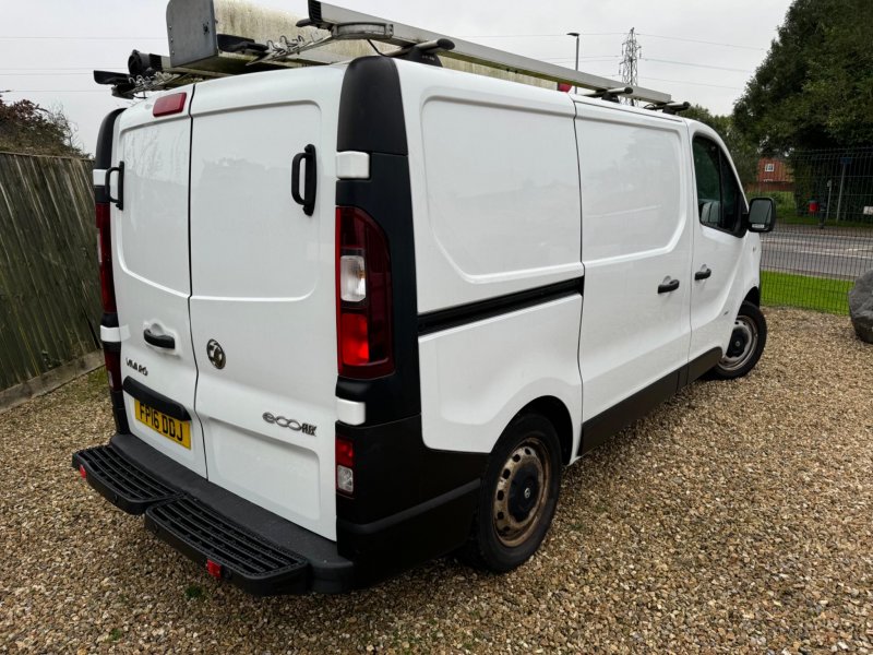 VAUXHALL VIVARO