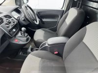 NISSAN NV250