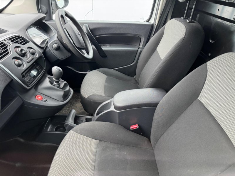 NISSAN NV250