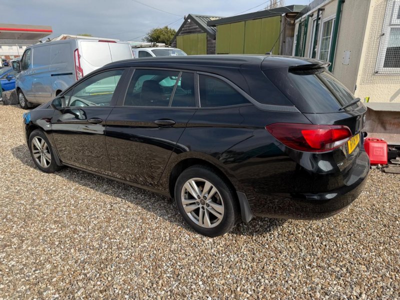 VAUXHALL ASTRA