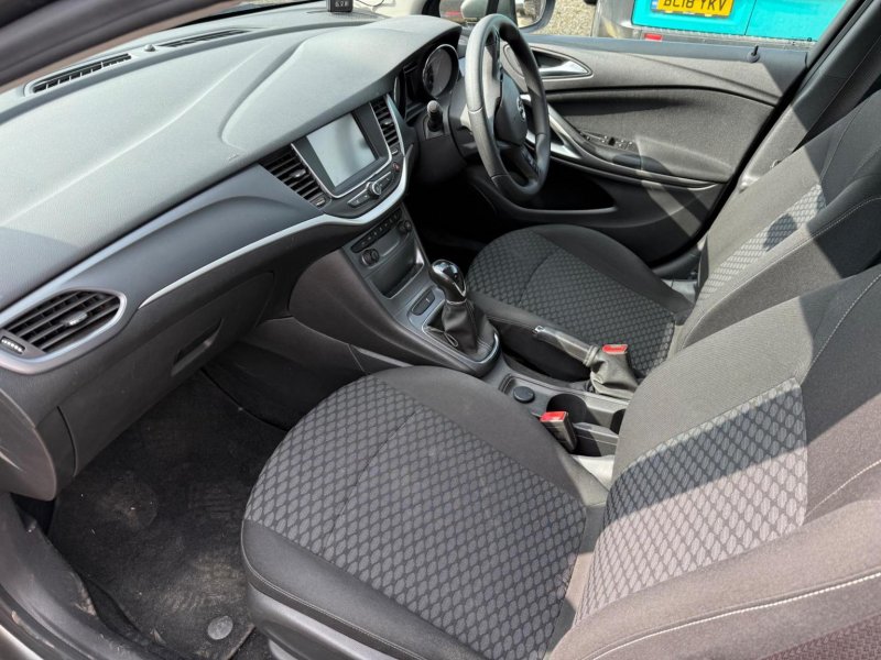VAUXHALL ASTRA