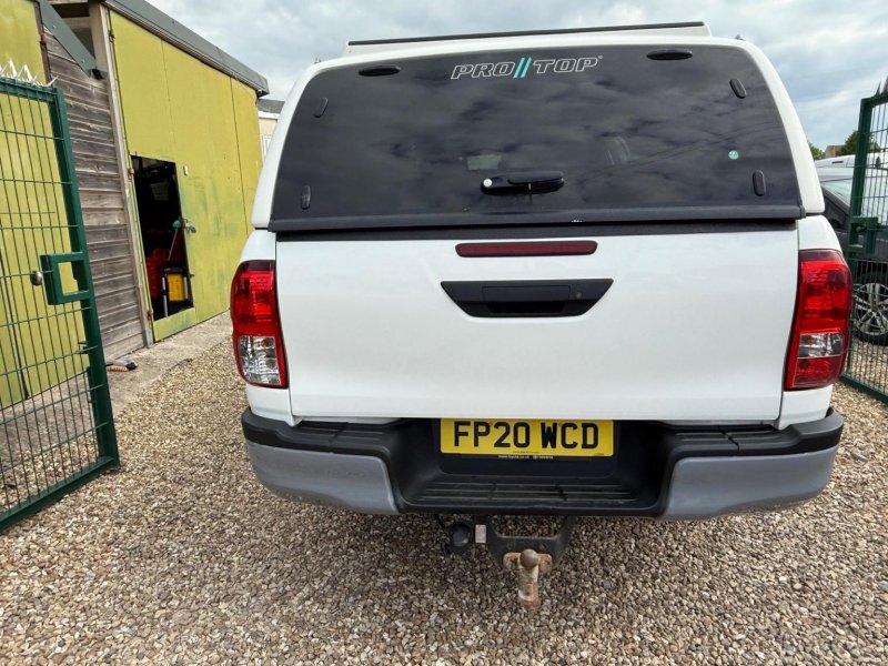 TOYOTA HILUX
