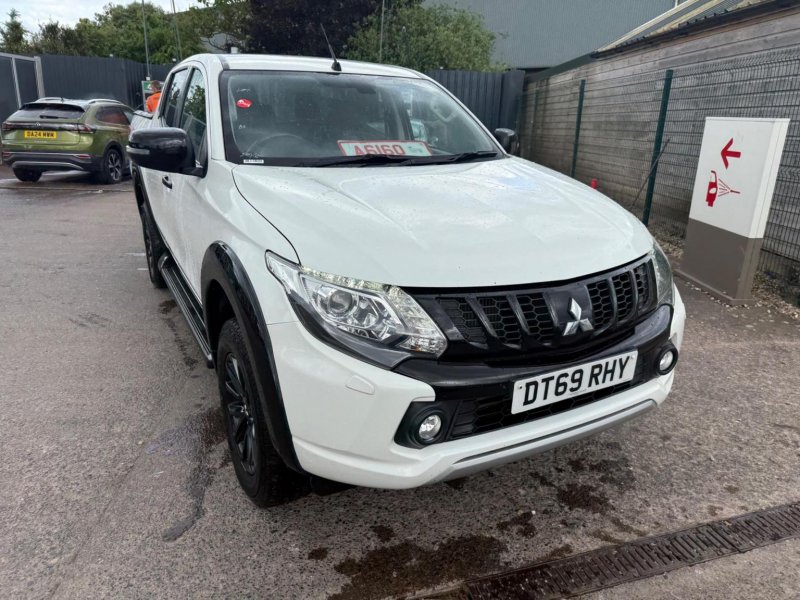 MITSUBISHI L200