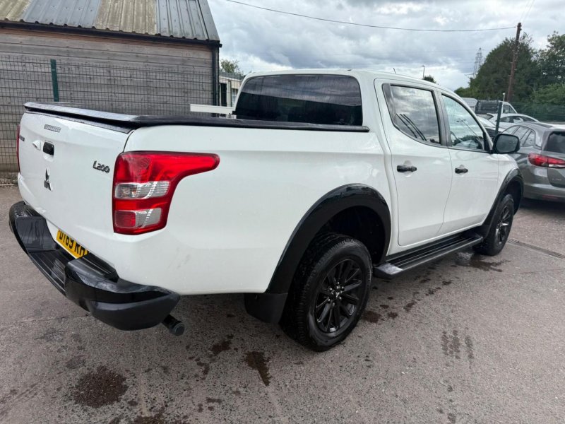 MITSUBISHI L200