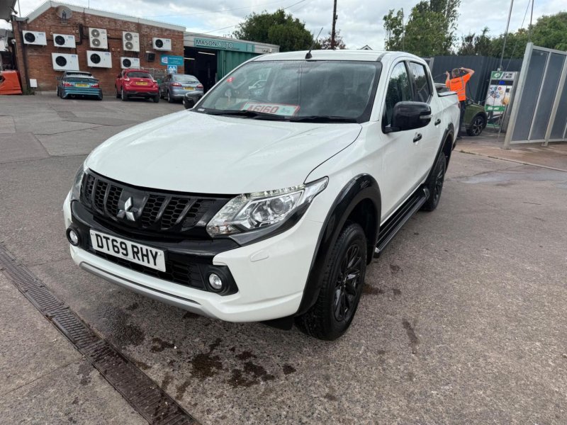 MITSUBISHI L200